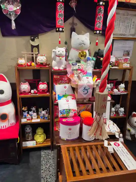 長崎尾曲がり猫神社(長崎県)
