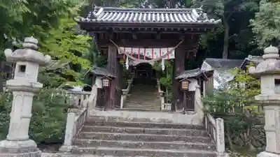 大隅神社の山門・神門