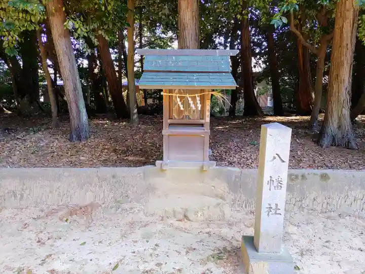 大岡白山神社の末社・摂社