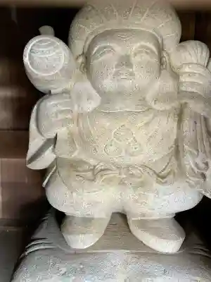 大黒堂（名越大黒堂）の{uncategorized: "未分類", other: "その他", undefined: "問題あり", building: "その他建物", grave: "お墓", sacred_gate: "鳥居", guardian: "狛犬", statue: "像", buddha: "仏像", history: "歴史", nature: "自然", garden: "庭園", animal: "動物", pagoda: "塔", temizu: "手水舎", mountain_gate: "山門・神門", sanctuary: "本殿・本堂", subordinate: "末社・摂社", art: "芸術", scenery: "景色", jizo: "地蔵", ema: "絵馬", goshuin: "御朱印", omikuji: "おみくじ", items: "授与品その他", amulet: "お守り", goshuincho: "御朱印帳", eats: "食事", festival: "お祭り", votive_dance: "神楽", shichigosan: "七五三参", wedding: "結婚式", experience: "体験その他", initially: "初詣", around: "周辺", anti_infection: "感染症対策"}