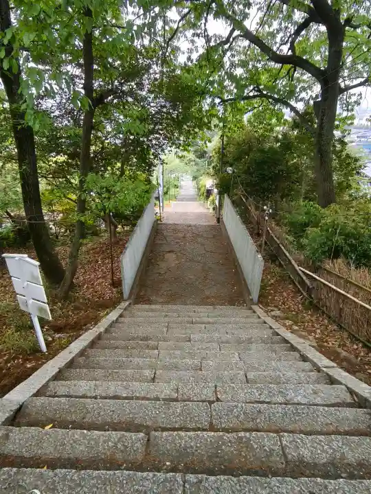 朝日八幡神社の{uncategorized: "未分類", other: "その他", undefined: "問題あり", building: "その他建物", grave: "お墓", sacred_gate: "鳥居", guardian: "狛犬", statue: "像", buddha: "仏像", history: "歴史", nature: "自然", garden: "庭園", animal: "動物", pagoda: "塔", temizu: "手水舎", mountain_gate: "山門・神門", sanctuary: "本殿・本堂", subordinate: "末社・摂社", art: "芸術", scenery: "景色", jizo: "地蔵", ema: "絵馬", goshuin: "御朱印", omikuji: "おみくじ", items: "授与品その他", amulet: "お守り", goshuincho: "御朱印帳", eats: "食事", festival: "お祭り", votive_dance: "神楽", shichigosan: "七五三参", wedding: "結婚式", experience: "体験その他", initially: "初詣", around: "周辺", anti_infection: "感染症対策"}