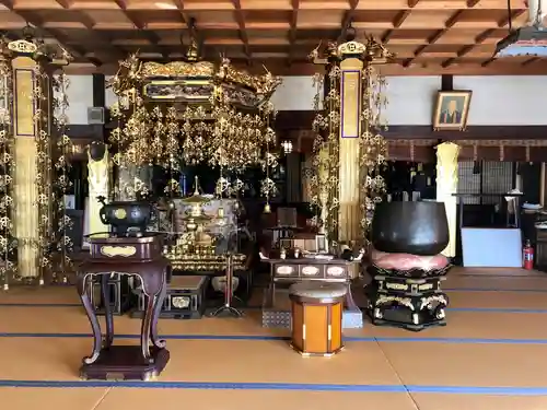 観音寺の本殿