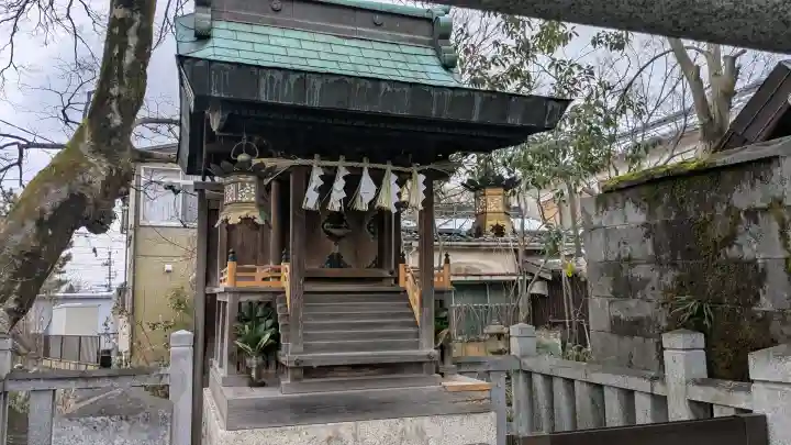 日吉神社の{uncategorized: "未分類", other: "その他", undefined: "問題あり", building: "その他建物", grave: "お墓", sacred_gate: "鳥居", guardian: "狛犬", statue: "像", buddha: "仏像", history: "歴史", nature: "自然", garden: "庭園", animal: "動物", pagoda: "塔", temizu: "手水舎", mountain_gate: "山門・神門", sanctuary: "本殿・本堂", subordinate: "末社・摂社", art: "芸術", scenery: "景色", jizo: "地蔵", ema: "絵馬", goshuin: "御朱印", omikuji: "おみくじ", items: "授与品その他", amulet: "お守り", goshuincho: "御朱印帳", eats: "食事", festival: "お祭り", votive_dance: "神楽", shichigosan: "七五三参", wedding: "結婚式", experience: "体験その他", initially: "初詣", around: "周辺", anti_infection: "感染症対策"}