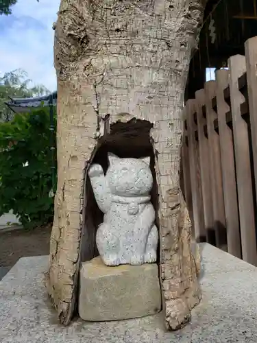 白山神社の像