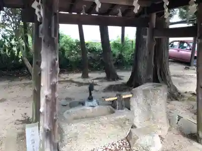 鴨山口神社の手水舎