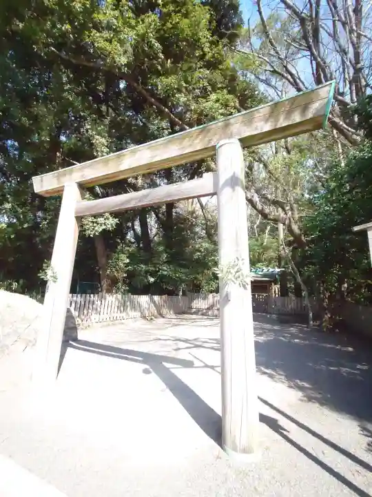 熱田神宮攝社 下知我麻神社の{uncategorized: "未分類", other: "その他", undefined: "問題あり", building: "その他建物", grave: "お墓", sacred_gate: "鳥居", guardian: "狛犬", statue: "像", buddha: "仏像", history: "歴史", nature: "自然", garden: "庭園", animal: "動物", pagoda: "塔", temizu: "手水舎", mountain_gate: "山門・神門", sanctuary: "本殿・本堂", subordinate: "末社・摂社", art: "芸術", scenery: "景色", jizo: "地蔵", ema: "絵馬", goshuin: "御朱印", omikuji: "おみくじ", items: "授与品その他", amulet: "お守り", goshuincho: "御朱印帳", eats: "食事", festival: "お祭り", votive_dance: "神楽", shichigosan: "七五三参", wedding: "結婚式", experience: "体験その他", initially: "初詣", around: "周辺", anti_infection: "感染症対策"}