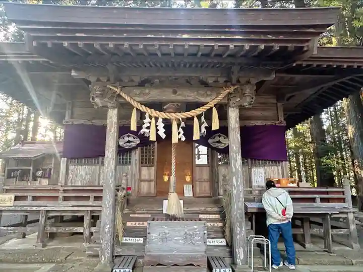 坪沼八幡神社の本殿・本堂