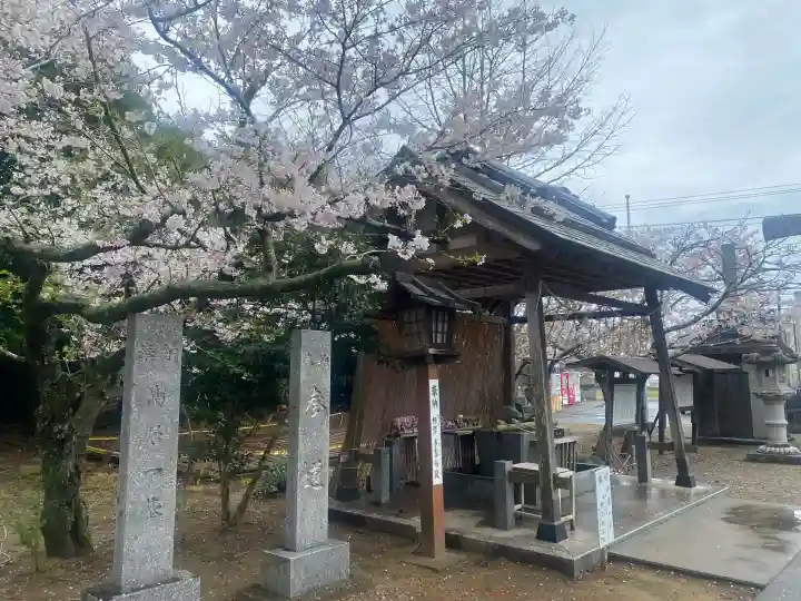 鎌数伊勢大神宮の{uncategorized: "未分類", other: "その他", undefined: "問題あり", building: "その他建物", grave: "お墓", sacred_gate: "鳥居", guardian: "狛犬", statue: "像", buddha: "仏像", history: "歴史", nature: "自然", garden: "庭園", animal: "動物", pagoda: "塔", temizu: "手水舎", mountain_gate: "山門・神門", sanctuary: "本殿・本堂", subordinate: "末社・摂社", art: "芸術", scenery: "景色", jizo: "地蔵", ema: "絵馬", goshuin: "御朱印", omikuji: "おみくじ", items: "授与品その他", amulet: "お守り", goshuincho: "御朱印帳", eats: "食事", festival: "お祭り", votive_dance: "神楽", shichigosan: "七五三参", wedding: "結婚式", experience: "体験その他", initially: "初詣", around: "周辺", anti_infection: "感染症対策"}