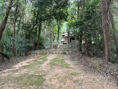 伊加奈志神社の庭園