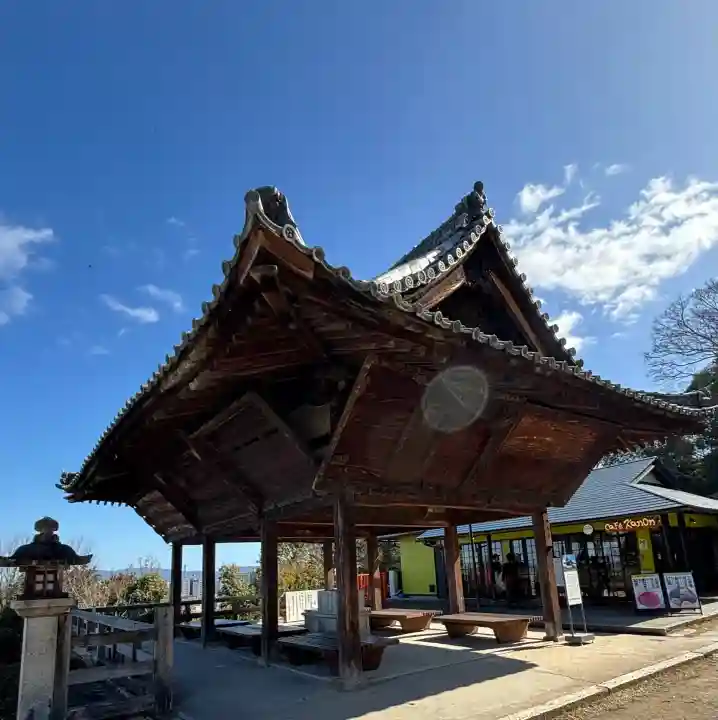 園城寺(三井寺)の{uncategorized: "未分類", other: "その他", undefined: "問題あり", building: "その他建物", grave: "お墓", sacred_gate: "鳥居", guardian: "狛犬", statue: "像", buddha: "仏像", history: "歴史", nature: "自然", garden: "庭園", animal: "動物", pagoda: "塔", temizu: "手水舎", mountain_gate: "山門・神門", sanctuary: "本殿・本堂", subordinate: "末社・摂社", art: "芸術", scenery: "景色", jizo: "地蔵", ema: "絵馬", goshuin: "御朱印", omikuji: "おみくじ", items: "授与品その他", amulet: "お守り", goshuincho: "御朱印帳", eats: "食事", festival: "お祭り", votive_dance: "神楽", shichigosan: "七五三参", wedding: "結婚式", experience: "体験その他", initially: "初詣", around: "周辺", anti_infection: "感染症対策"}