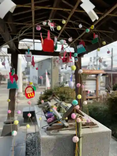 豊景神社の{uncategorized: "未分類", other: "その他", undefined: "問題あり", building: "その他建物", grave: "お墓", sacred_gate: "鳥居", guardian: "狛犬", statue: "像", buddha: "仏像", history: "歴史", nature: "自然", garden: "庭園", animal: "動物", pagoda: "塔", temizu: "手水舎", mountain_gate: "山門・神門", sanctuary: "本殿・本堂", subordinate: "末社・摂社", art: "芸術", scenery: "景色", jizo: "地蔵", ema: "絵馬", goshuin: "御朱印", omikuji: "おみくじ", items: "授与品その他", amulet: "お守り", goshuincho: "御朱印帳", eats: "食事", festival: "お祭り", votive_dance: "神楽", shichigosan: "七五三参", wedding: "結婚式", experience: "体験その他", initially: "初詣", around: "周辺", anti_infection: "感染症対策"}