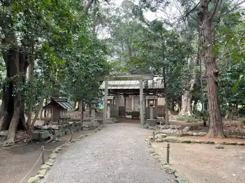 上長屋神社の{uncategorized: "未分類", other: "その他", undefined: "問題あり", building: "その他建物", grave: "お墓", sacred_gate: "鳥居", guardian: "狛犬", statue: "像", buddha: "仏像", history: "歴史", nature: "自然", garden: "庭園", animal: "動物", pagoda: "塔", temizu: "手水舎", mountain_gate: "山門・神門", sanctuary: "本殿・本堂", subordinate: "末社・摂社", art: "芸術", scenery: "景色", jizo: "地蔵", ema: "絵馬", goshuin: "御朱印", omikuji: "おみくじ", items: "授与品その他", amulet: "お守り", goshuincho: "御朱印帳", eats: "食事", festival: "お祭り", votive_dance: "神楽", shichigosan: "七五三参", wedding: "結婚式", experience: "体験その他", initially: "初詣", around: "周辺", anti_infection: "感染症対策"}