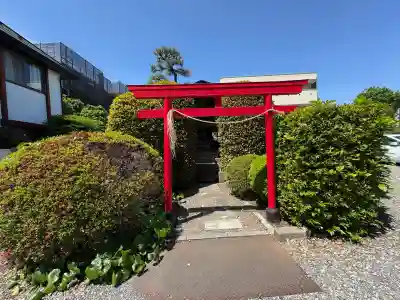 今川稲荷大明神の{uncategorized: "未分類", other: "その他", undefined: "問題あり", building: "その他建物", grave: "お墓", sacred_gate: "鳥居", guardian: "狛犬", statue: "像", buddha: "仏像", history: "歴史", nature: "自然", garden: "庭園", animal: "動物", pagoda: "塔", temizu: "手水舎", mountain_gate: "山門・神門", sanctuary: "本殿・本堂", subordinate: "末社・摂社", art: "芸術", scenery: "景色", jizo: "地蔵", ema: "絵馬", goshuin: "御朱印", omikuji: "おみくじ", items: "授与品その他", amulet: "お守り", goshuincho: "御朱印帳", eats: "食事", festival: "お祭り", votive_dance: "神楽", shichigosan: "七五三参", wedding: "結婚式", experience: "体験その他", initially: "初詣", around: "周辺", anti_infection: "感染症対策"}