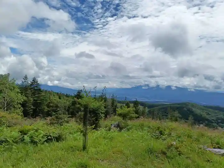 霧ヶ峰薙鎌神社の景色