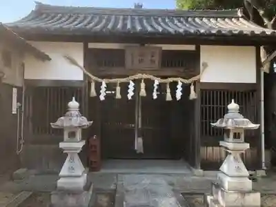 波多神社の本殿