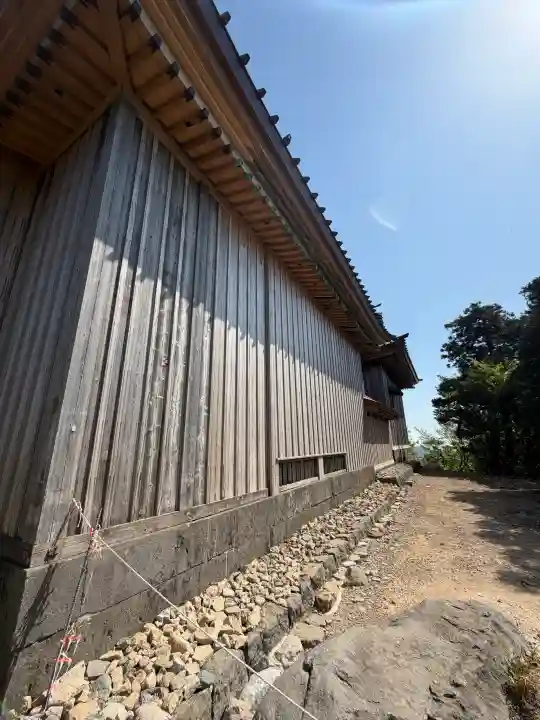英彦山神宮御本社(上宮)の{uncategorized: "未分類", other: "その他", undefined: "問題あり", building: "その他建物", grave: "お墓", sacred_gate: "鳥居", guardian: "狛犬", statue: "像", buddha: "仏像", history: "歴史", nature: "自然", garden: "庭園", animal: "動物", pagoda: "塔", temizu: "手水舎", mountain_gate: "山門・神門", sanctuary: "本殿・本堂", subordinate: "末社・摂社", art: "芸術", scenery: "景色", jizo: "地蔵", ema: "絵馬", goshuin: "御朱印", omikuji: "おみくじ", items: "授与品その他", amulet: "お守り", goshuincho: "御朱印帳", eats: "食事", festival: "お祭り", votive_dance: "神楽", shichigosan: "七五三参", wedding: "結婚式", experience: "体験その他", initially: "初詣", around: "周辺", anti_infection: "感染症対策"}