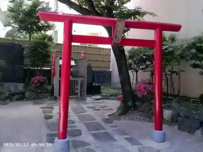 妻戀神社の{uncategorized: "未分類", other: "その他", undefined: "問題あり", building: "その他建物", grave: "お墓", sacred_gate: "鳥居", guardian: "狛犬", statue: "像", buddha: "仏像", history: "歴史", nature: "自然", garden: "庭園", animal: "動物", pagoda: "塔", temizu: "手水舎", mountain_gate: "山門・神門", sanctuary: "本殿・本堂", subordinate: "末社・摂社", art: "芸術", scenery: "景色", jizo: "地蔵", ema: "絵馬", goshuin: "御朱印", omikuji: "おみくじ", items: "授与品その他", amulet: "お守り", goshuincho: "御朱印帳", eats: "食事", festival: "お祭り", votive_dance: "神楽", shichigosan: "七五三参", wedding: "結婚式", experience: "体験その他", initially: "初詣", around: "周辺", anti_infection: "感染症対策"}
