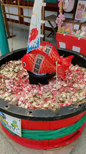 防府天満宮の{uncategorized: "未分類", other: "その他", undefined: "問題あり", building: "その他建物", grave: "お墓", sacred_gate: "鳥居", guardian: "狛犬", statue: "像", buddha: "仏像", history: "歴史", nature: "自然", garden: "庭園", animal: "動物", pagoda: "塔", temizu: "手水舎", mountain_gate: "山門・神門", sanctuary: "本殿・本堂", subordinate: "末社・摂社", art: "芸術", scenery: "景色", jizo: "地蔵", ema: "絵馬", goshuin: "御朱印", omikuji: "おみくじ", items: "授与品その他", amulet: "お守り", goshuincho: "御朱印帳", eats: "食事", festival: "お祭り", votive_dance: "神楽", shichigosan: "七五三参", wedding: "結婚式", experience: "体験その他", initially: "初詣", around: "周辺", anti_infection: "感染症対策"}