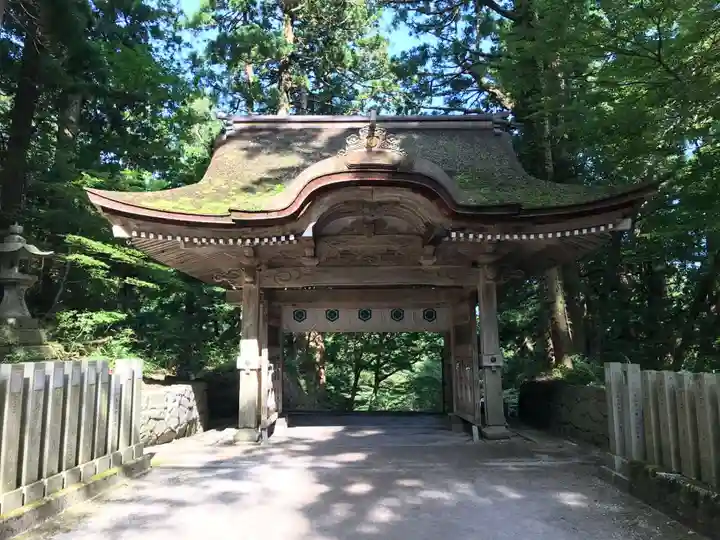 大神山神社奥宮の山門・神門