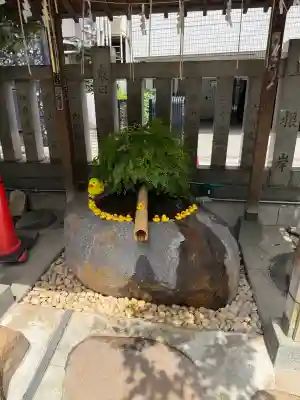 元三島神社の{uncategorized: "未分類", other: "その他", undefined: "問題あり", building: "その他建物", grave: "お墓", sacred_gate: "鳥居", guardian: "狛犬", statue: "像", buddha: "仏像", history: "歴史", nature: "自然", garden: "庭園", animal: "動物", pagoda: "塔", temizu: "手水舎", mountain_gate: "山門・神門", sanctuary: "本殿・本堂", subordinate: "末社・摂社", art: "芸術", scenery: "景色", jizo: "地蔵", ema: "絵馬", goshuin: "御朱印", omikuji: "おみくじ", items: "授与品その他", amulet: "お守り", goshuincho: "御朱印帳", eats: "食事", festival: "お祭り", votive_dance: "神楽", shichigosan: "七五三参", wedding: "結婚式", experience: "体験その他", initially: "初詣", around: "周辺", anti_infection: "感染症対策"}