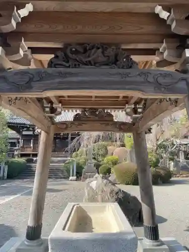 青柳寺の{uncategorized: "未分類", other: "その他", undefined: "問題あり", building: "その他建物", grave: "お墓", sacred_gate: "鳥居", guardian: "狛犬", statue: "像", buddha: "仏像", history: "歴史", nature: "自然", garden: "庭園", animal: "動物", pagoda: "塔", temizu: "手水舎", mountain_gate: "山門・神門", sanctuary: "本殿・本堂", subordinate: "末社・摂社", art: "芸術", scenery: "景色", jizo: "地蔵", ema: "絵馬", goshuin: "御朱印", omikuji: "おみくじ", items: "授与品その他", amulet: "お守り", goshuincho: "御朱印帳", eats: "食事", festival: "お祭り", votive_dance: "神楽", shichigosan: "七五三参", wedding: "結婚式", experience: "体験その他", initially: "初詣", around: "周辺", anti_infection: "感染症対策"}