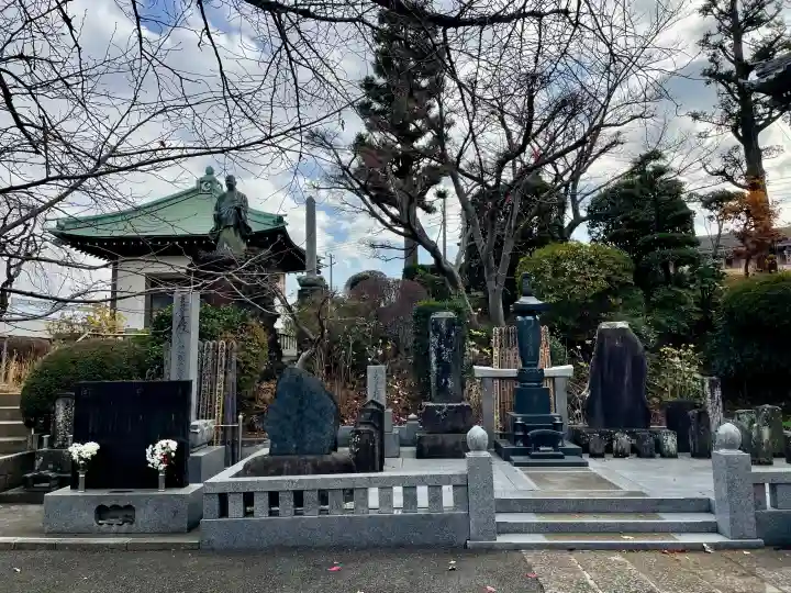 廣龍寺の{uncategorized: "未分類", other: "その他", undefined: "問題あり", building: "その他建物", grave: "お墓", sacred_gate: "鳥居", guardian: "狛犬", statue: "像", buddha: "仏像", history: "歴史", nature: "自然", garden: "庭園", animal: "動物", pagoda: "塔", temizu: "手水舎", mountain_gate: "山門・神門", sanctuary: "本殿・本堂", subordinate: "末社・摂社", art: "芸術", scenery: "景色", jizo: "地蔵", ema: "絵馬", goshuin: "御朱印", omikuji: "おみくじ", items: "授与品その他", amulet: "お守り", goshuincho: "御朱印帳", eats: "食事", festival: "お祭り", votive_dance: "神楽", shichigosan: "七五三参", wedding: "結婚式", experience: "体験その他", initially: "初詣", around: "周辺", anti_infection: "感染症対策"}