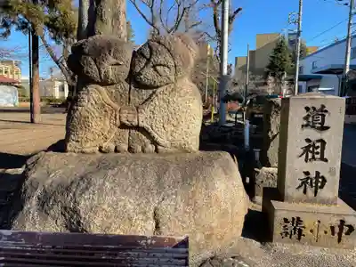 新田稲荷神社の像