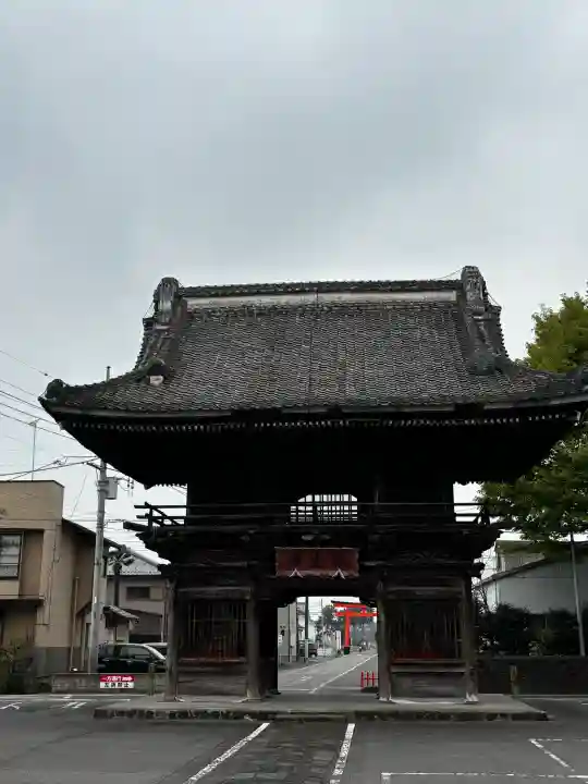 玉村八幡宮の{uncategorized: "未分類", other: "その他", undefined: "問題あり", building: "その他建物", grave: "お墓", sacred_gate: "鳥居", guardian: "狛犬", statue: "像", buddha: "仏像", history: "歴史", nature: "自然", garden: "庭園", animal: "動物", pagoda: "塔", temizu: "手水舎", mountain_gate: "山門・神門", sanctuary: "本殿・本堂", subordinate: "末社・摂社", art: "芸術", scenery: "景色", jizo: "地蔵", ema: "絵馬", goshuin: "御朱印", omikuji: "おみくじ", items: "授与品その他", amulet: "お守り", goshuincho: "御朱印帳", eats: "食事", festival: "お祭り", votive_dance: "神楽", shichigosan: "七五三参", wedding: "結婚式", experience: "体験その他", initially: "初詣", around: "周辺", anti_infection: "感染症対策"}