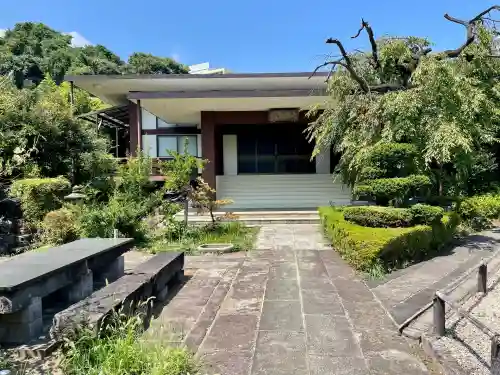 見光寺の本殿・本堂