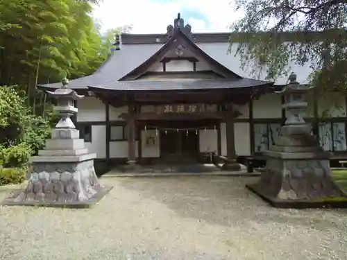 八王寺の本殿・本堂