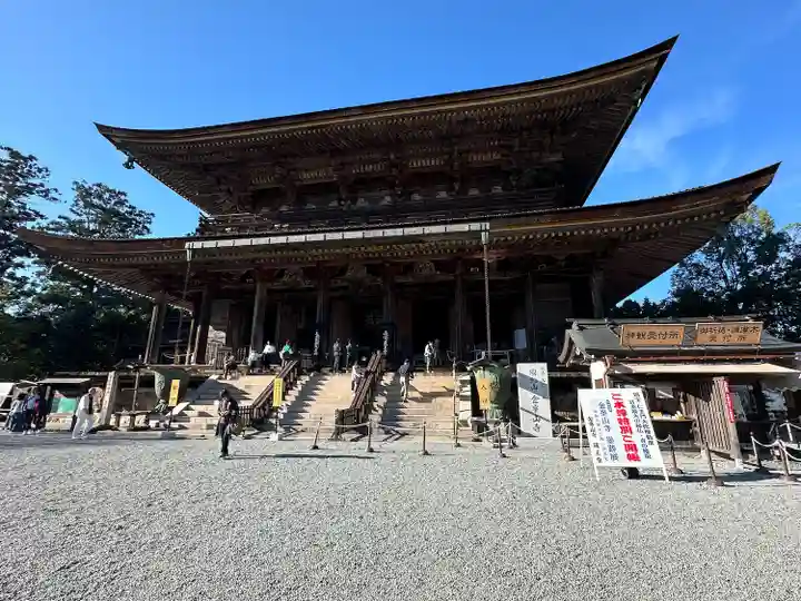 金峯山寺の本殿・本堂