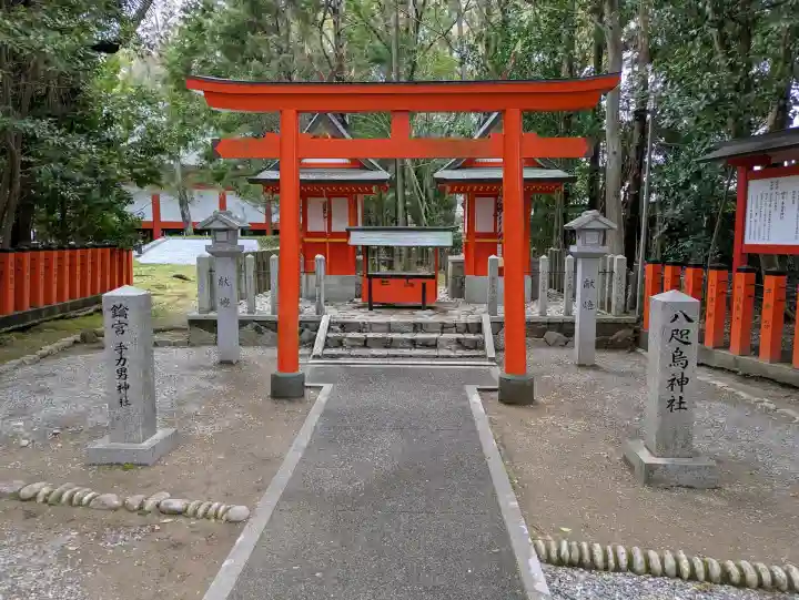 熊野速玉大社の{uncategorized: "未分類", other: "その他", undefined: "問題あり", building: "その他建物", grave: "お墓", sacred_gate: "鳥居", guardian: "狛犬", statue: "像", buddha: "仏像", history: "歴史", nature: "自然", garden: "庭園", animal: "動物", pagoda: "塔", temizu: "手水舎", mountain_gate: "山門・神門", sanctuary: "本殿・本堂", subordinate: "末社・摂社", art: "芸術", scenery: "景色", jizo: "地蔵", ema: "絵馬", goshuin: "御朱印", omikuji: "おみくじ", items: "授与品その他", amulet: "お守り", goshuincho: "御朱印帳", eats: "食事", festival: "お祭り", votive_dance: "神楽", shichigosan: "七五三参", wedding: "結婚式", experience: "体験その他", initially: "初詣", around: "周辺", anti_infection: "感染症対策"}