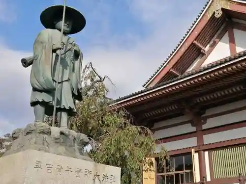 西新井大師総持寺の像