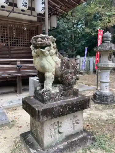 村屋坐弥冨都比売神社の狛犬