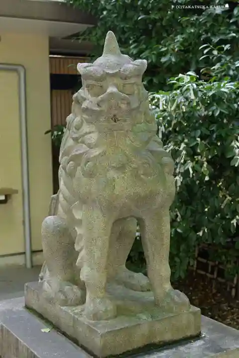 大鳥神社の狛犬