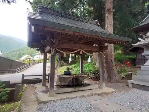 河口浅間神社の手水舎