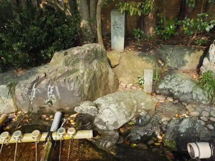 氣比神宮の手水舎