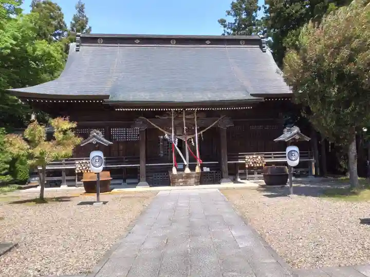 鳥谷崎神社の本殿・本堂