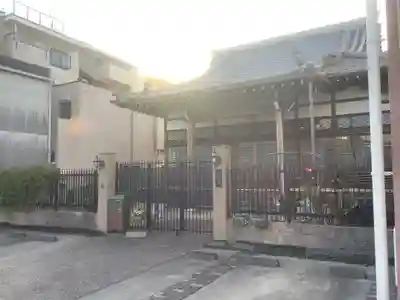 信徳寺の山門・神門