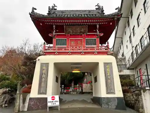 十楽寺の山門