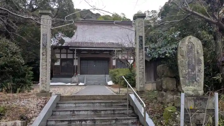禅源寺の{uncategorized: "未分類", other: "その他", undefined: "問題あり", building: "その他建物", grave: "お墓", sacred_gate: "鳥居", guardian: "狛犬", statue: "像", buddha: "仏像", history: "歴史", nature: "自然", garden: "庭園", animal: "動物", pagoda: "塔", temizu: "手水舎", mountain_gate: "山門・神門", sanctuary: "本殿・本堂", subordinate: "末社・摂社", art: "芸術", scenery: "景色", jizo: "地蔵", ema: "絵馬", goshuin: "御朱印", omikuji: "おみくじ", items: "授与品その他", amulet: "お守り", goshuincho: "御朱印帳", eats: "食事", festival: "お祭り", votive_dance: "神楽", shichigosan: "七五三参", wedding: "結婚式", experience: "体験その他", initially: "初詣", around: "周辺", anti_infection: "感染症対策"}