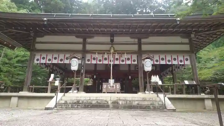 丹生川上神社(中社)の本殿・本堂