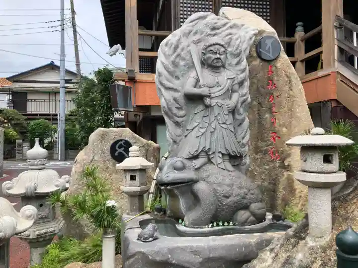 地蔵院の{uncategorized: "未分類", other: "その他", undefined: "問題あり", building: "その他建物", grave: "お墓", sacred_gate: "鳥居", guardian: "狛犬", statue: "像", buddha: "仏像", history: "歴史", nature: "自然", garden: "庭園", animal: "動物", pagoda: "塔", temizu: "手水舎", mountain_gate: "山門・神門", sanctuary: "本殿・本堂", subordinate: "末社・摂社", art: "芸術", scenery: "景色", jizo: "地蔵", ema: "絵馬", goshuin: "御朱印", omikuji: "おみくじ", items: "授与品その他", amulet: "お守り", goshuincho: "御朱印帳", eats: "食事", festival: "お祭り", votive_dance: "神楽", shichigosan: "七五三参", wedding: "結婚式", experience: "体験その他", initially: "初詣", around: "周辺", anti_infection: "感染症対策"}