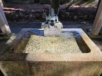 雄山神社中宮祈願殿の{uncategorized: "未分類", other: "その他", undefined: "問題あり", building: "その他建物", grave: "お墓", sacred_gate: "鳥居", guardian: "狛犬", statue: "像", buddha: "仏像", history: "歴史", nature: "自然", garden: "庭園", animal: "動物", pagoda: "塔", temizu: "手水舎", mountain_gate: "山門・神門", sanctuary: "本殿・本堂", subordinate: "末社・摂社", art: "芸術", scenery: "景色", jizo: "地蔵", ema: "絵馬", goshuin: "御朱印", omikuji: "おみくじ", items: "授与品その他", amulet: "お守り", goshuincho: "御朱印帳", eats: "食事", festival: "お祭り", votive_dance: "神楽", shichigosan: "七五三参", wedding: "結婚式", experience: "体験その他", initially: "初詣", around: "周辺", anti_infection: "感染症対策"}