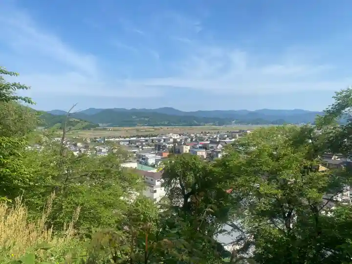 烏帽子山八幡宮の{uncategorized: "未分類", other: "その他", undefined: "問題あり", building: "その他建物", grave: "お墓", sacred_gate: "鳥居", guardian: "狛犬", statue: "像", buddha: "仏像", history: "歴史", nature: "自然", garden: "庭園", animal: "動物", pagoda: "塔", temizu: "手水舎", mountain_gate: "山門・神門", sanctuary: "本殿・本堂", subordinate: "末社・摂社", art: "芸術", scenery: "景色", jizo: "地蔵", ema: "絵馬", goshuin: "御朱印", omikuji: "おみくじ", items: "授与品その他", amulet: "お守り", goshuincho: "御朱印帳", eats: "食事", festival: "お祭り", votive_dance: "神楽", shichigosan: "七五三参", wedding: "結婚式", experience: "体験その他", initially: "初詣", around: "周辺", anti_infection: "感染症対策"}