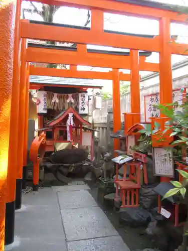 御辰稲荷神社の鳥居