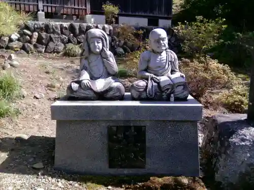 金昌寺の{uncategorized: "未分類", other: "その他", undefined: "問題あり", building: "その他建物", grave: "お墓", sacred_gate: "鳥居", guardian: "狛犬", statue: "像", buddha: "仏像", history: "歴史", nature: "自然", garden: "庭園", animal: "動物", pagoda: "塔", temizu: "手水舎", mountain_gate: "山門・神門", sanctuary: "本殿・本堂", subordinate: "末社・摂社", art: "芸術", scenery: "景色", jizo: "地蔵", ema: "絵馬", goshuin: "御朱印", omikuji: "おみくじ", items: "授与品その他", amulet: "お守り", goshuincho: "御朱印帳", eats: "食事", festival: "お祭り", votive_dance: "神楽", shichigosan: "七五三参", wedding: "結婚式", experience: "体験その他", initially: "初詣", around: "周辺", anti_infection: "感染症対策"}