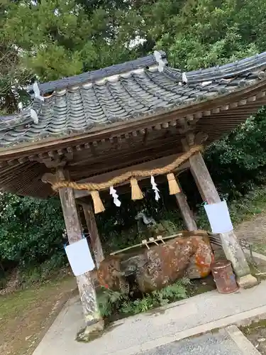 鰐鳴八幡宮の手水舎