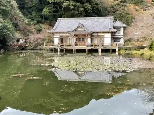 平山観音院の本殿