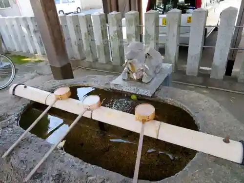 羊神社の手水舎